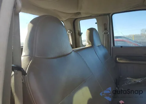 2008 Ford F250 Super Duty z USA, uszkodzony, nr VIN 1FTNX20588EA70000